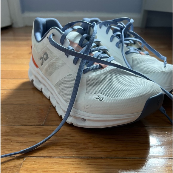 On Running Shoes - On Cloudrunner sneaker (barely used)